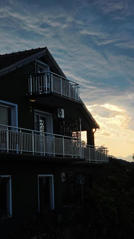 Pateriku Apartments - B&B Shkoder