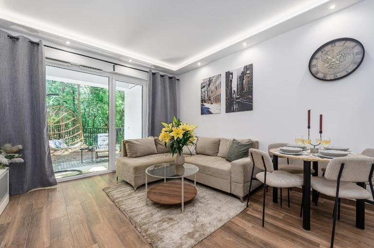 Lumina I 2BR Apartment with Two Patio I Parking - B&B Warsaw