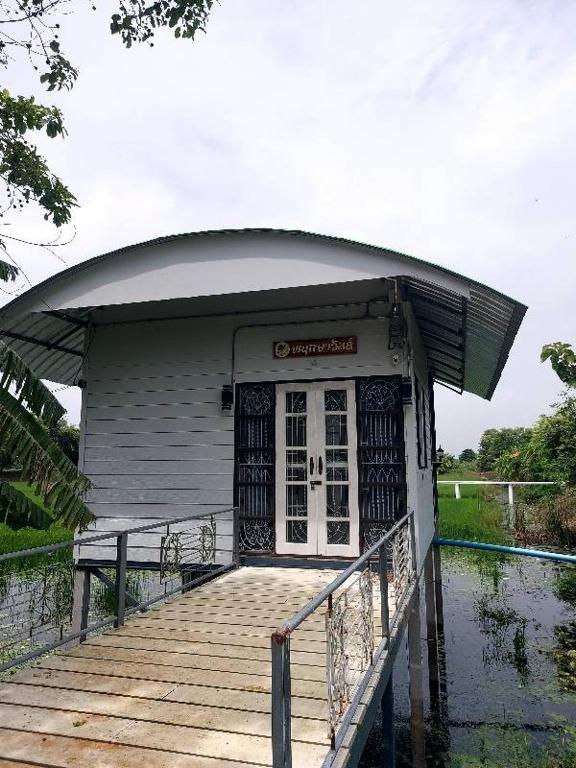 Gus gus Home Stay - B&B Prachin Buri