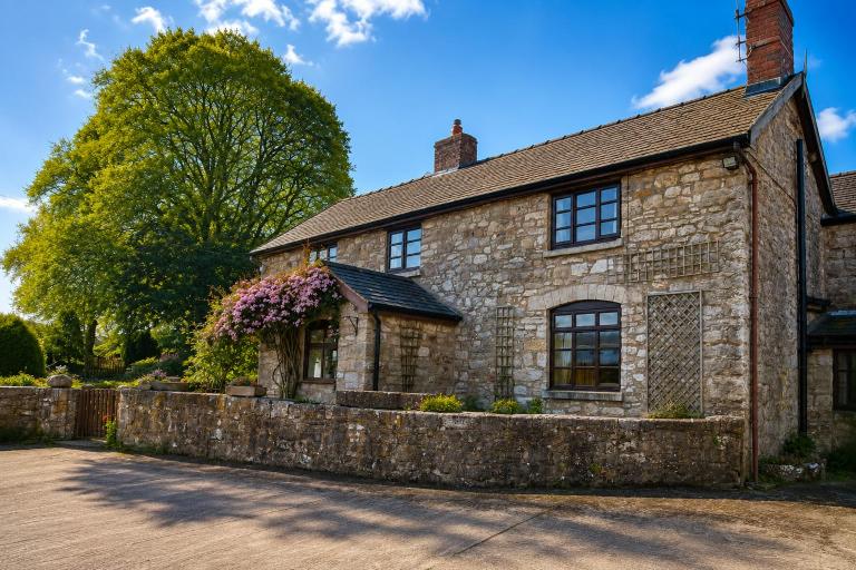 Cynynion Uchaf Farmhouse - 18th Century, Welsh Borders, Breathtaking Views - Chambres d'hôtes Oswestry