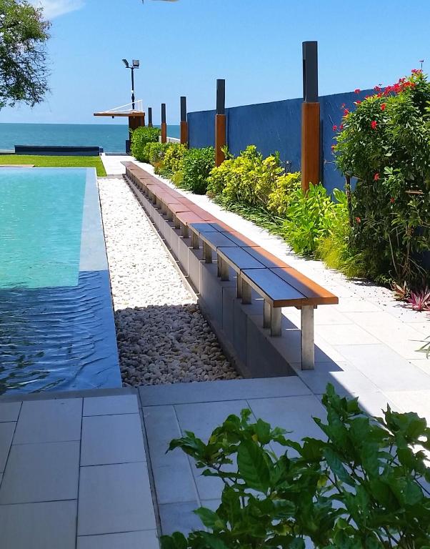 Baan Thew Talay Blue Sapphire - B&B Cha-am