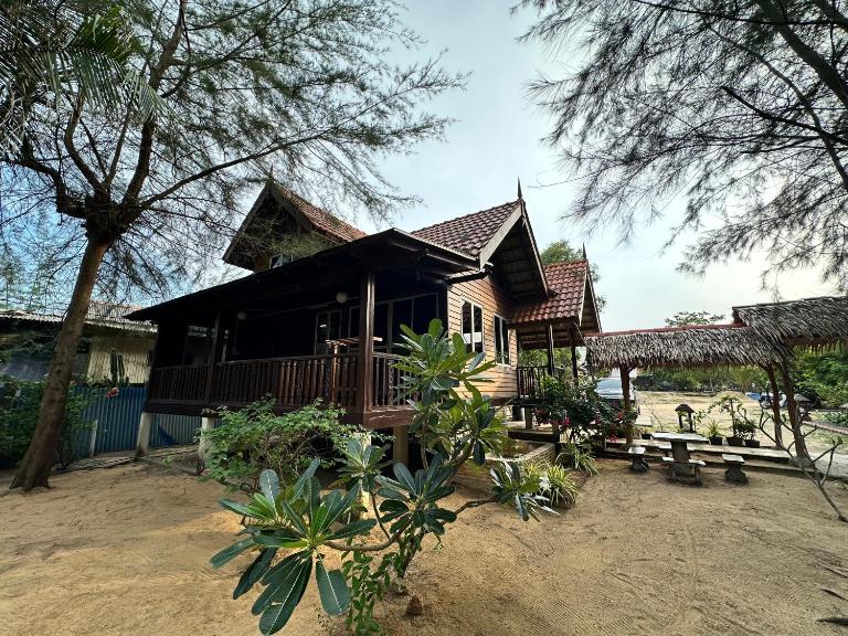 Rumah D'Rhu, Zaki's Residence - Bed and Breakfast Marang