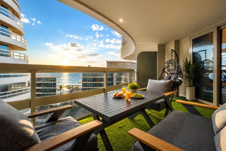 Desert Key Luxury Apt with Seaview, Saadiyat Island - Bed and Breakfast Abu Dhabi