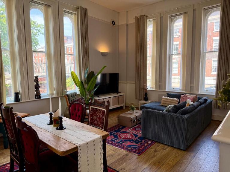 Boutique Stylish 2 Bed Duplex Near City Centre - B&B Liverpool