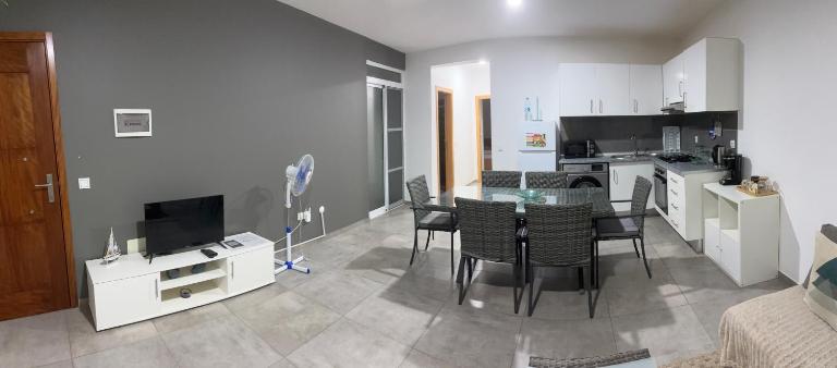 Tity Apartments T2- Morabeza Suites - Near Beach - Wi-Fi & AC - Bed and Breakfast Santa Maria