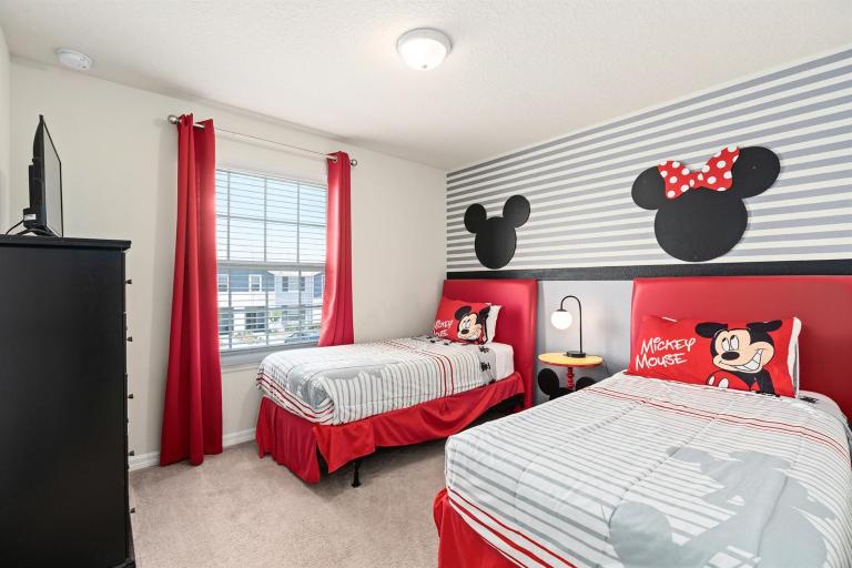 Mickey-Themed 5BR Home wPool, Near Clubhouse - Ferienwohnung Davenport