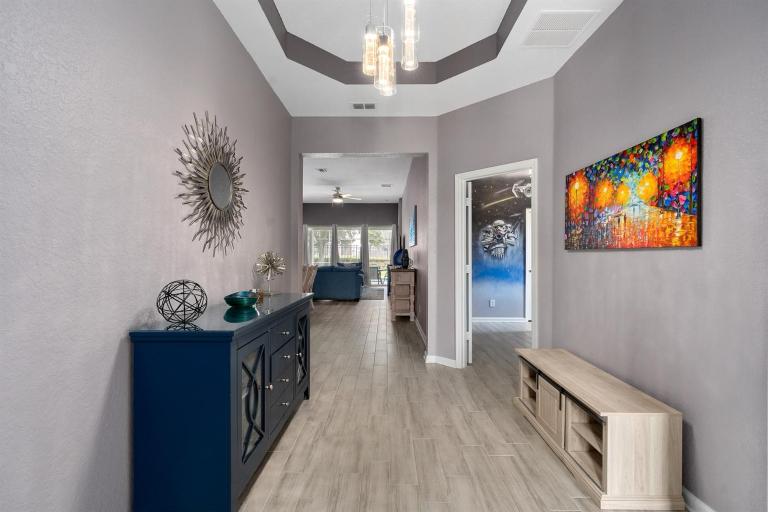 Spacious 4BR w Themed Rooms, Pool, Near Disney! - Ferienwohnung Orlando