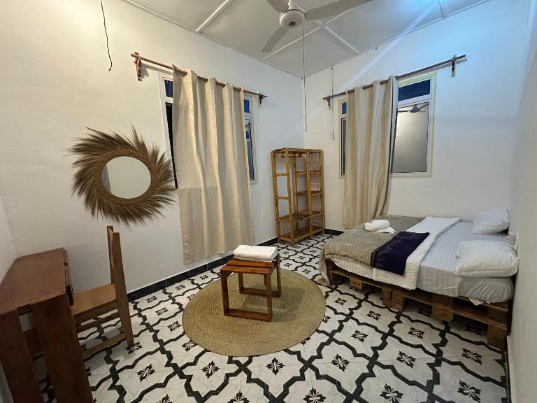 Brown & White House - B&B Paje