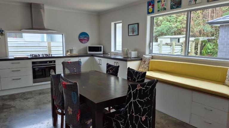 Rest & Relax at Ambury - B&B New Plymouth