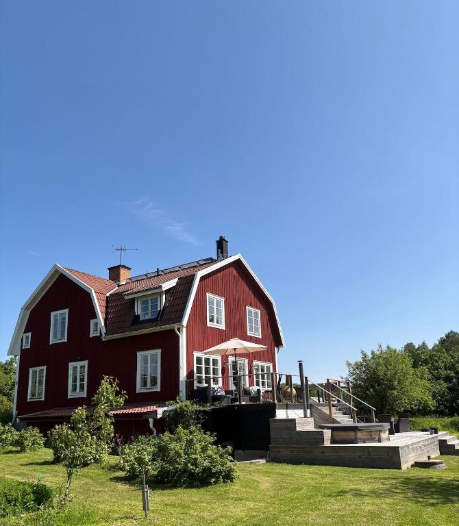 Sjötomt med bastuflotte & badtunna - lantlig idyll - Ferienwohnung Vingåker
