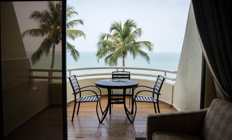 The Oasis, Regency Tanjung Tuan - Ferienwohnung Port Dickson