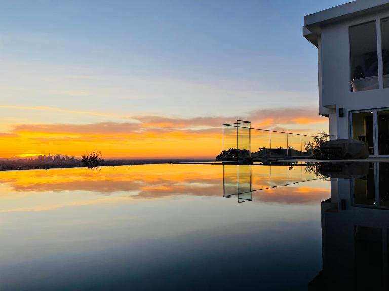 Hollywood Hills Private Suite w Panoramic Views - B&B Los Angeles
