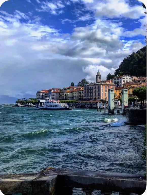 D & M by Mony - private parking - B&B Bellagio