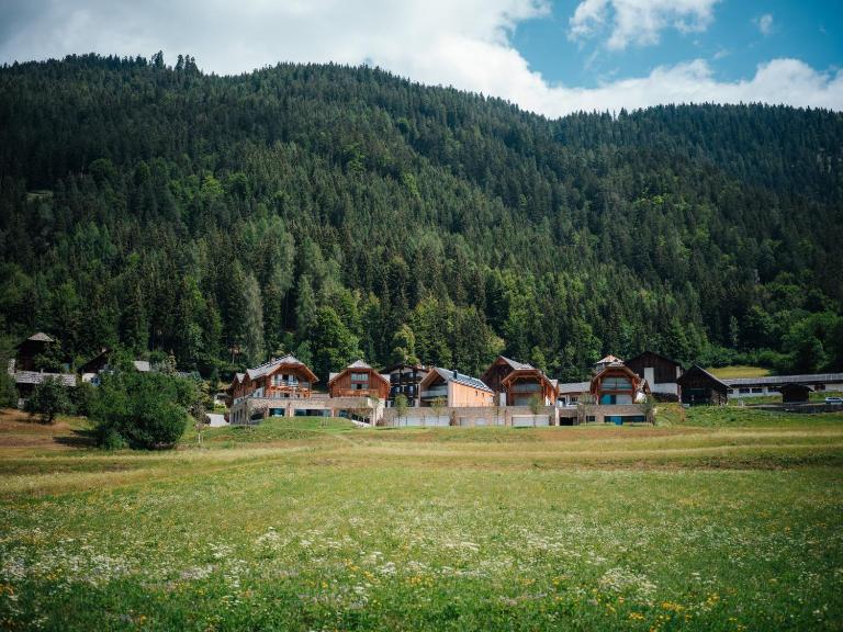 Weiße Wand - B&B Weissensee