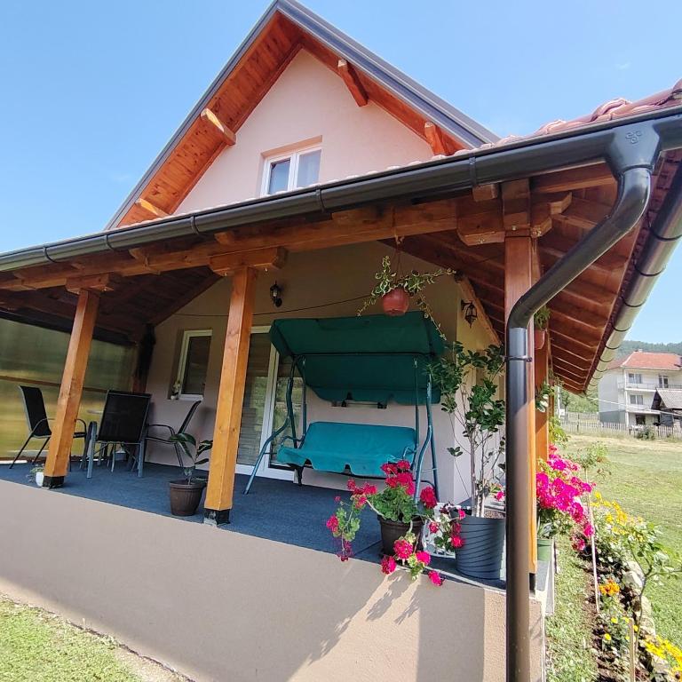 Kuca za Odmor ISKRA - Chambres d'hôtes Mokra Gora