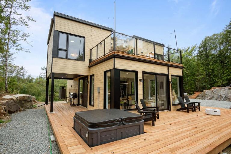 Ultra Luxurious Modern Chalet Private Jacuzzi - B&B La Conception