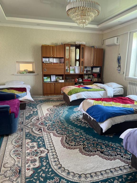 Adventure Guest House - Ferienwohnung Kyzyl-Suu
