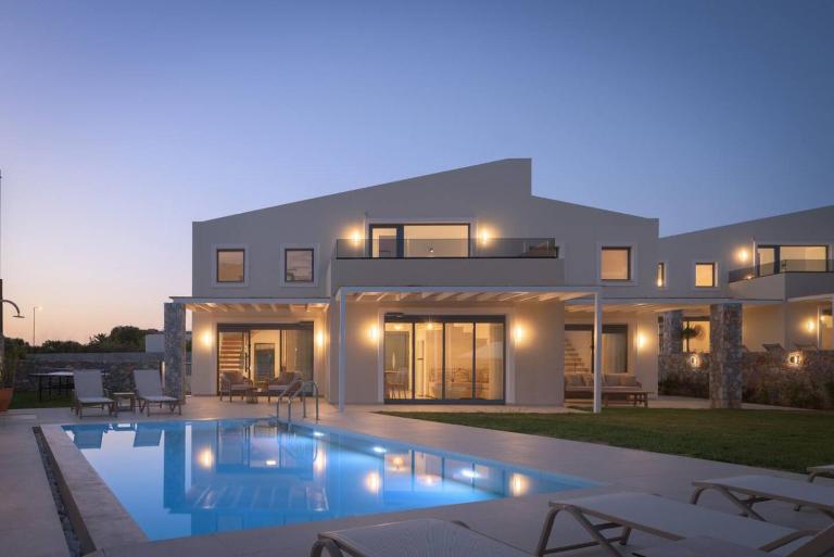 Pelagia's Loft Villas Haroupi & Rodi with Private Heated Pools, 5 Walking Distance to the Beach - Ferienwohnung Kavrós