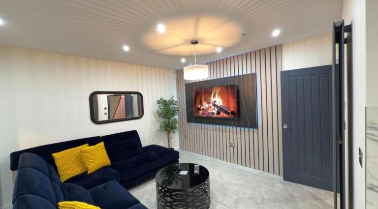 Stay Nest London|Modern Holiday Home - Bed and Breakfast Uxbridge