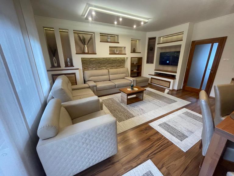 NyugalomVár Exclusive Vendégház - B&B Gyula
