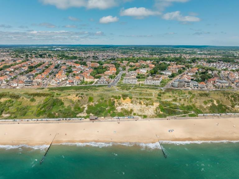 Seaview Retreat by Grandeur Property - B&B Southbourne