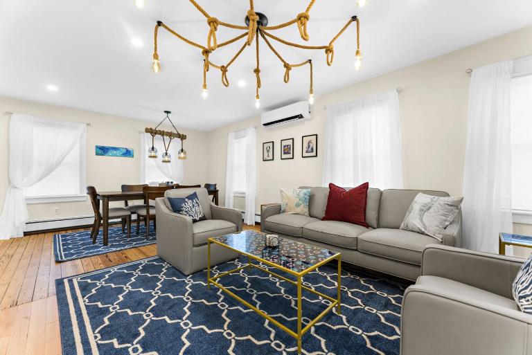 The Seafarers Stay A Nautically Themed 3BR Flat in Stonington Borough - B&B Stonington