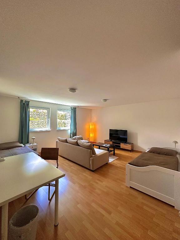 Gemütliche Kellerwohnung in Weilersbach - Ferienwohnung Weilersbach