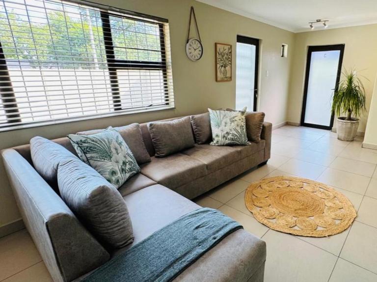 Tshepang Modern Suites Secunda - Chambres d'hôtes Secunda