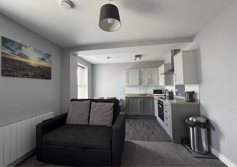 Beautiful 4 Berth Seaside Apartment In Great Yarmouth, Norfolk Ref 99006S - Bed and Breakfast Great Yarmouth