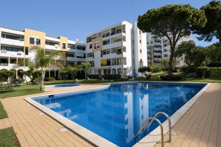 Milanna Apartment, Topazio by cleverdetails in Vilamoura - B&B Vilamoura