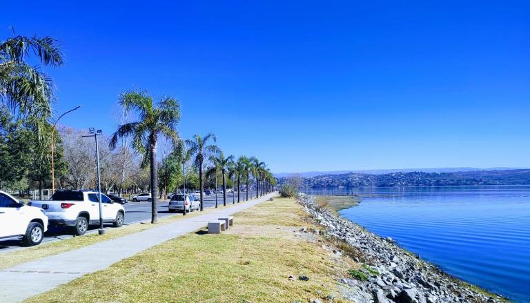 Villa Carlos Paz departamento con pileta - Ferienwohnung Villa Carlos Paz