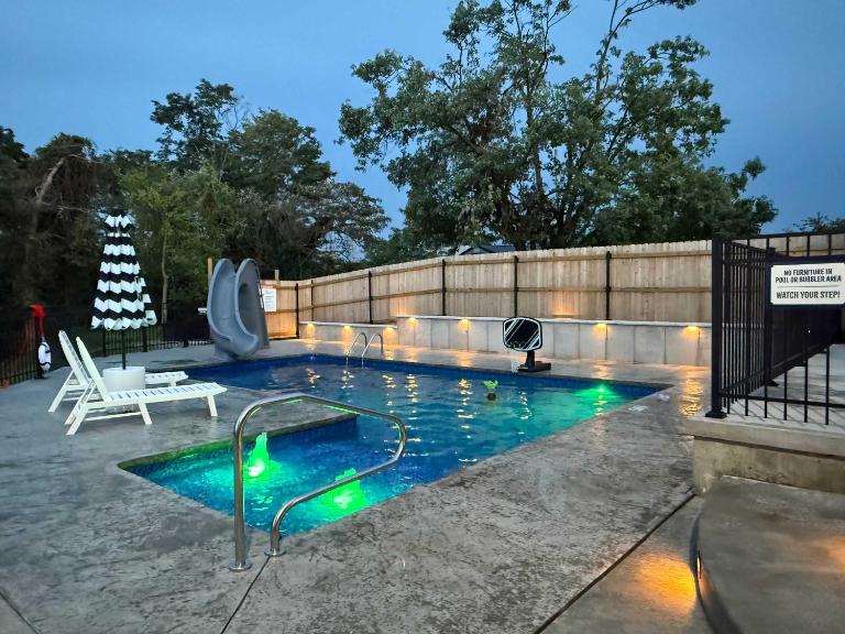 Spacious Home Near Ark, Perfect for 12 Guests - B&B Williamstown