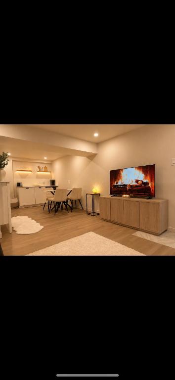 Modern private apartment - Warm atmosphere - B&B Repentigny