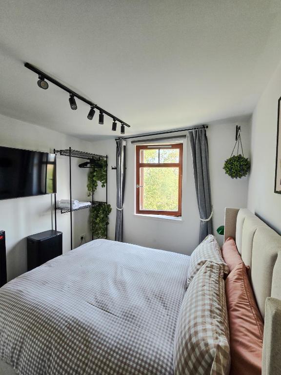 Double Rooms with Shared Bathroom Near The Shore and Tram - B&B Edimburgo