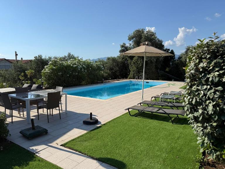 Irimar retreat managed by Hilltop Residences - B&B Mikri Mantineia