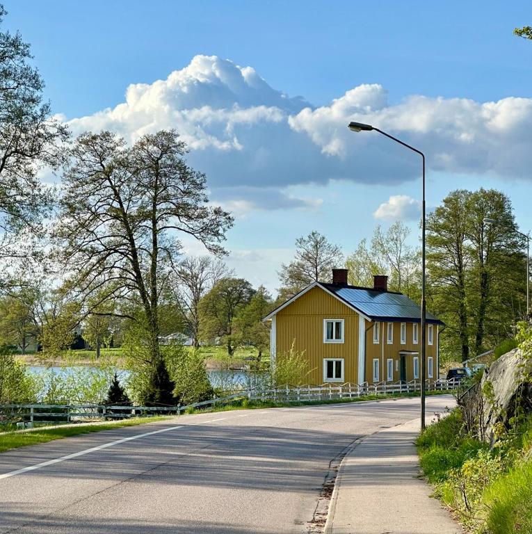 Villa Gurevitch - 4 lägenheter med sängplats för två i varje lägenhet - B&B Urshult