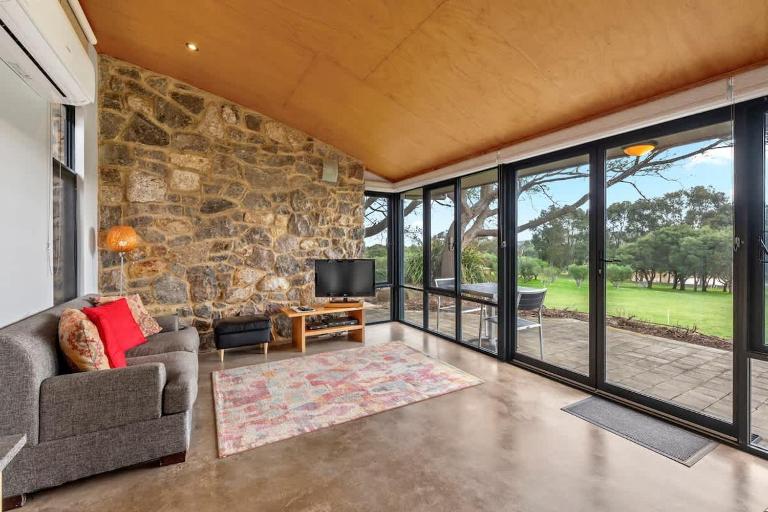 Petra Olive 1 - B&B Yallingup