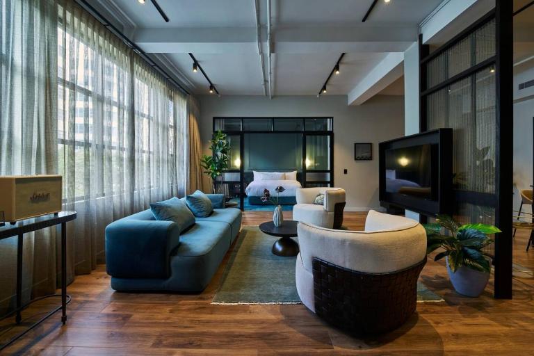 Refined Heritage Suite in the Heart of Auckland - B&B Auckland