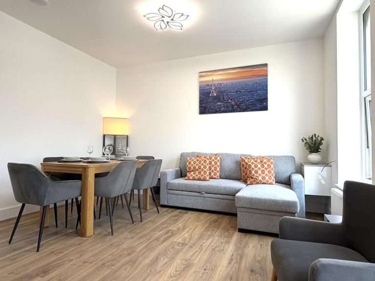 Town Centre Apartment Near The Beach - Chambres d'hôtes Hastings