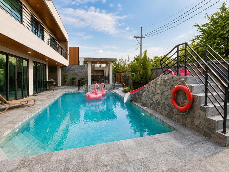 Hello Pattaya Pool Villa Brand New 5BR Luxury - B&B Ban Huai Yai