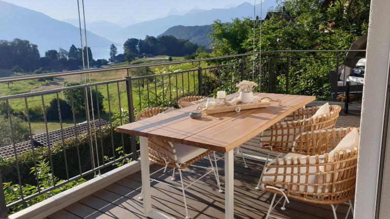 Switzerland Ferienwohnung am Thunersee, XXL Terrasse - Bed and Breakfast Spiez