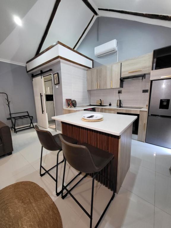 Palapyes Hidden Gem Unique Boutique Tiny Home - B&B Palapye