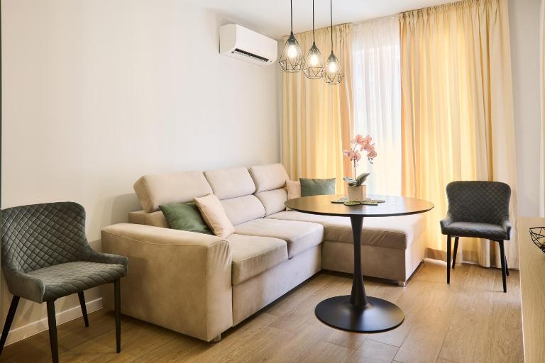 South Beach Apartment Primorsko, family stay with terrace and free parking - B&B Primorsko