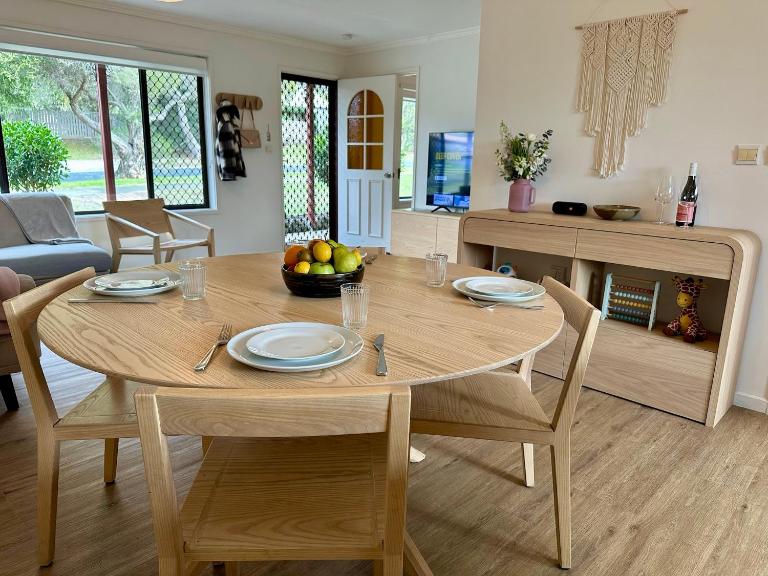 Modern 2BR Retreat - Near Penguin Parade & Beach - Bed and Breakfast Cowes
