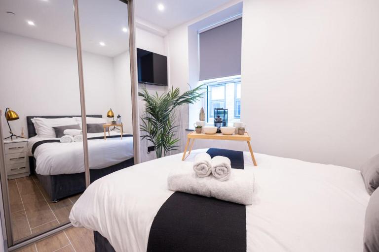Chic 2King BD Apt London with Ensuite & Pull Out Bed - B&B Finchley