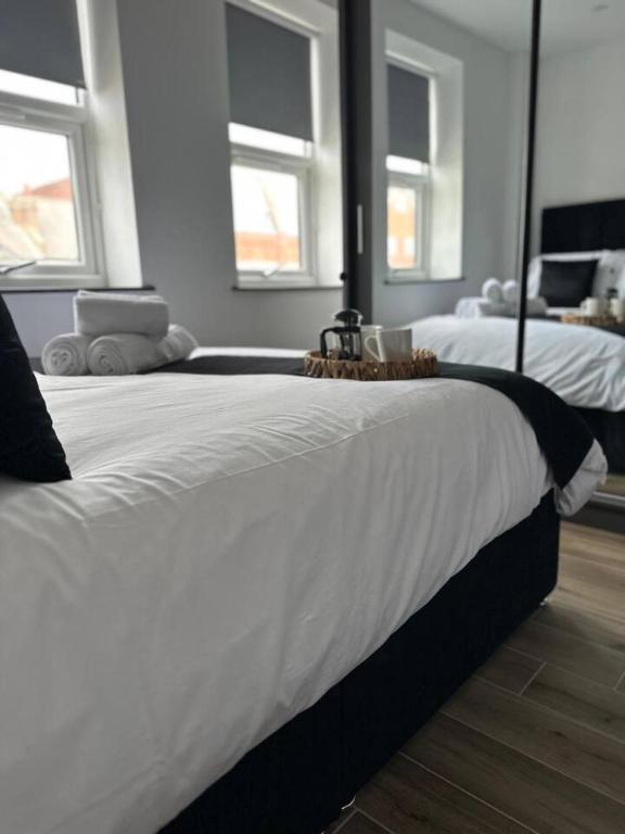 Modern Borehamwood Flat - 2 Min Walk to Station - Bed and Breakfast Borehamwood
