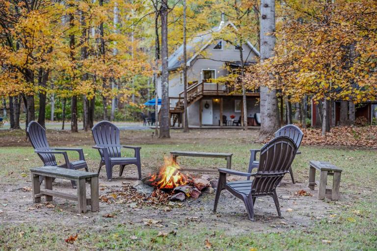 Trails End River Retreat - Riverside - B&B Berkeley Springs