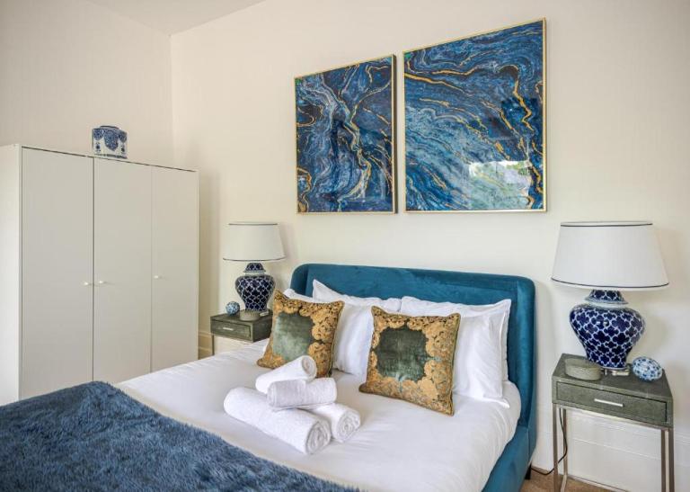 Elegant 2BR Ground-Floor Teddington Flat Modern Comfort - B&B Kingston upon Thames