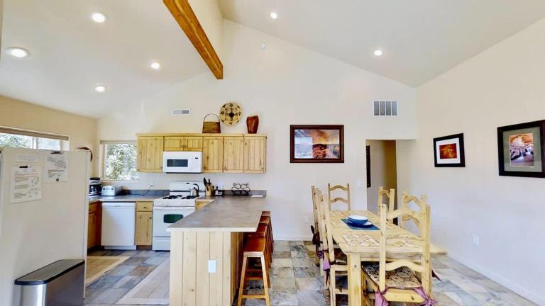 Grey Pearl #Q3 - Bed and Breakfast Moab