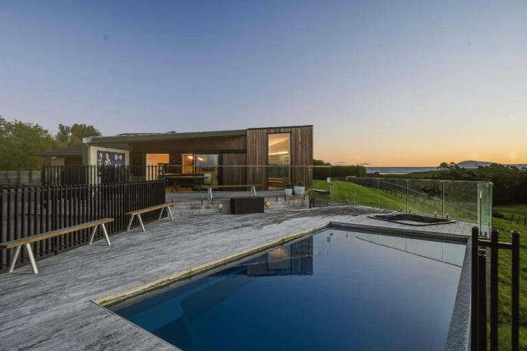 Slice of Paradise - Swimming Pool Spa Pool & Country Views - B&B Rotorua